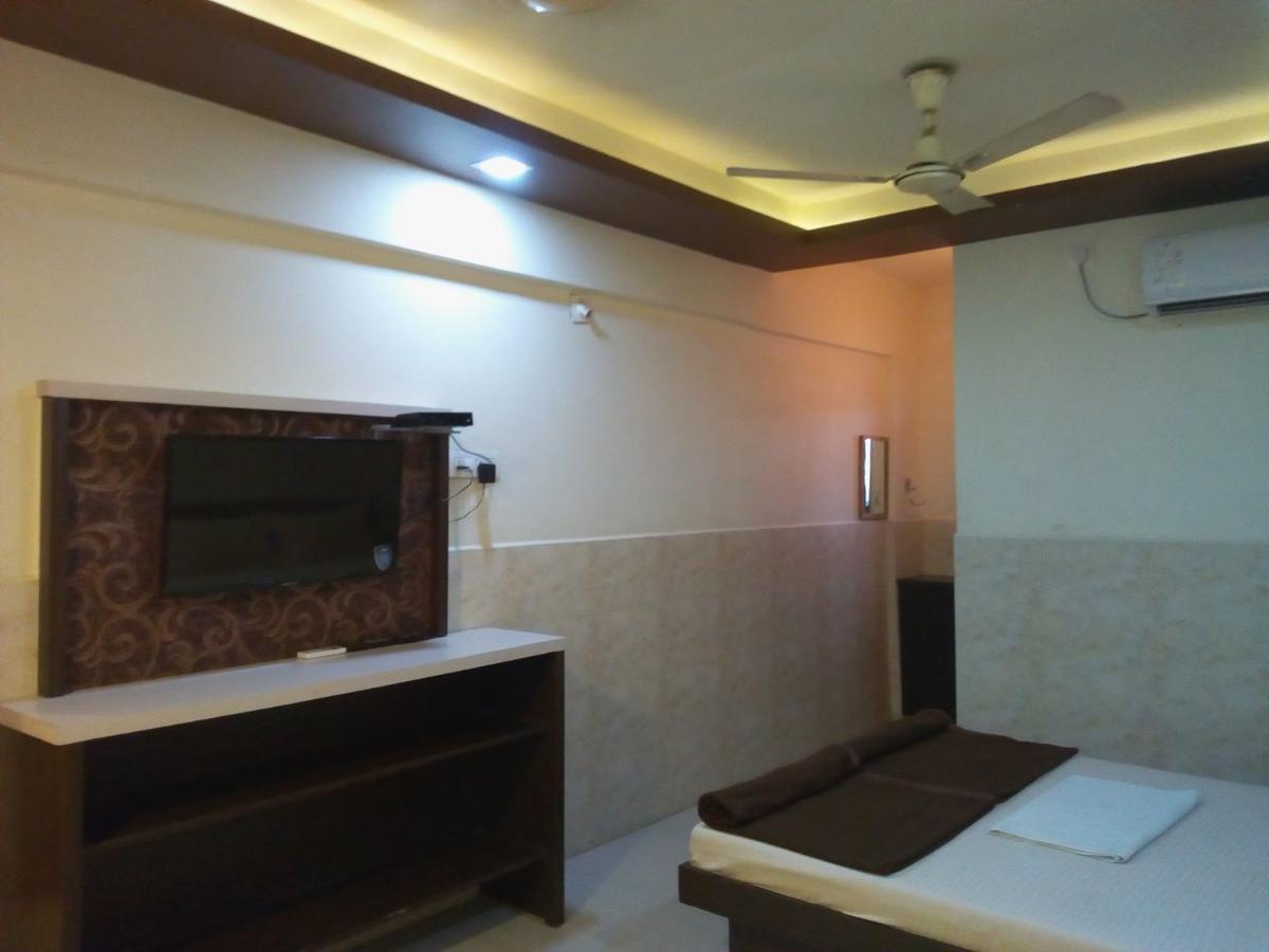 Hotel Gokul Ahmedabad Exterior photo